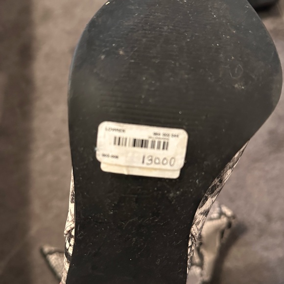 Aldo Boots US 7 Faux Snakeskin Boots. 3.5” block heel. - Picture 3 of 4